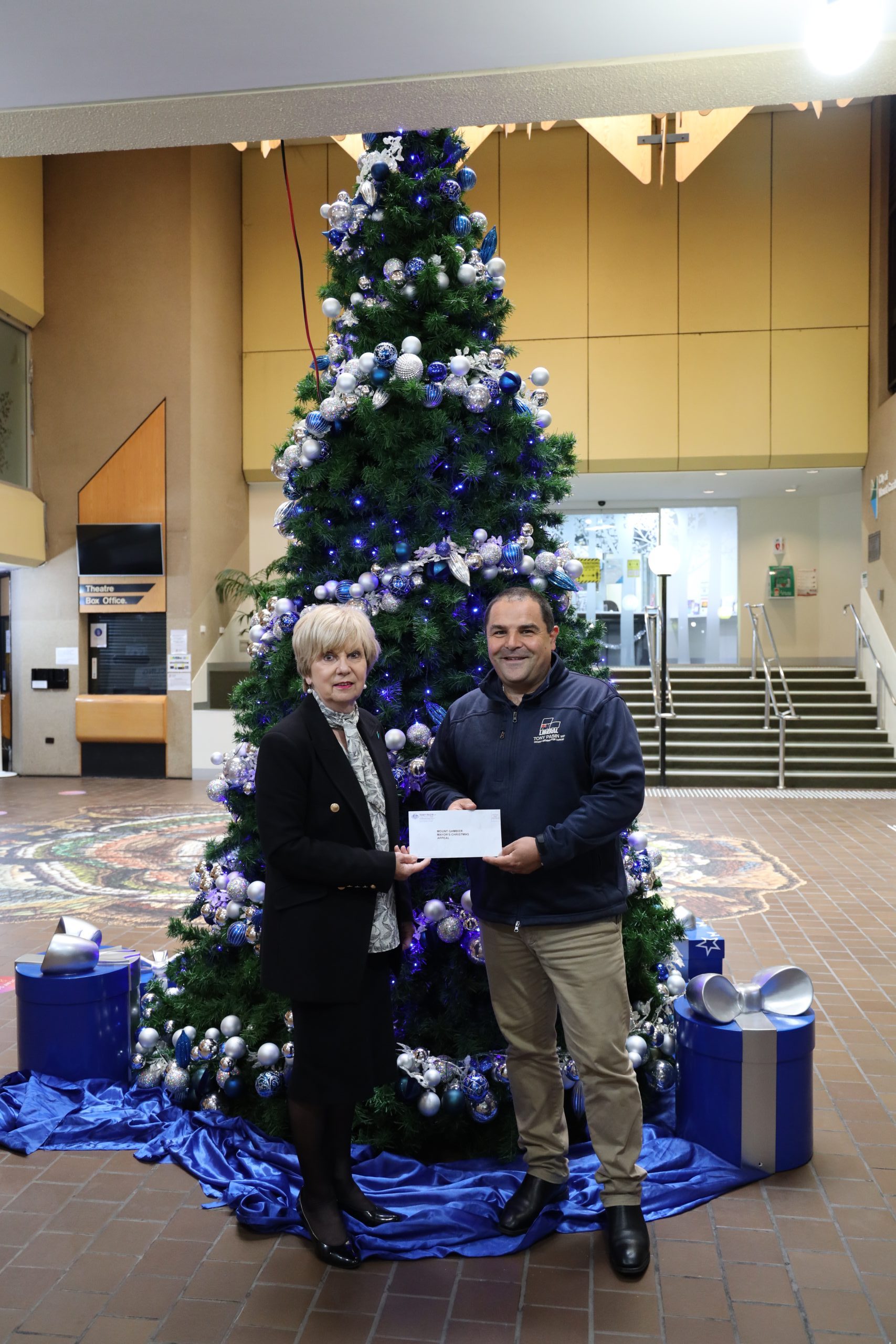 PASIN GIVES TO THE MOUNT GAMBIER MAYORAL CHRISTMAS APPEAL